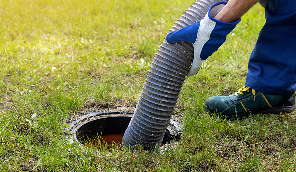 Smells Like Trouble: How to Know When Your Septic Tank's Failing